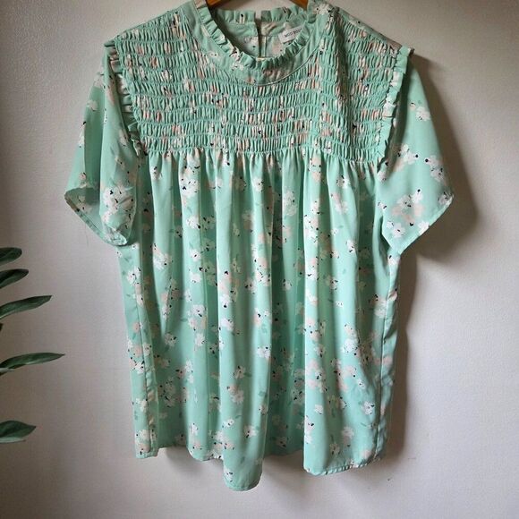 NWOT MOD BOUTIQUE FLORAL SMOCKED SHIRRED TOP SIZE LARGE - Picture 2 of 16